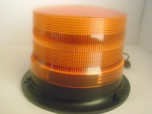 FRANCISCO CABRERA Anuncios de arte, joyas, cosas valiosas en Recoleta |  BALIZAS ESTROBOSCOPICAS GRANDES 14X15CMS COLORES AMBAR Y ROJAS 12 Y 24 VOLT, BALIZAS ROTATIVAS COLORES AMBAR-ROJAS Y AZULES 12 VOLT $ 8.500 MAS IVA.