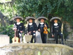 Mariachi chile mexico Anuncios de arte, joyas, cosas valiosas en Pe&ntilde;alol&eacute;n |  Serenatas delivery 02-7279788, Grandes serenatas con mariachi chile mexico