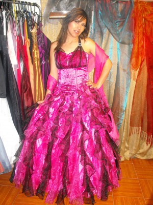 marcela mu&ntilde;oz Anuncios de arte, joyas, cosas valiosas en La Reina |  ARRIENDO VESTIDOS , MADRINAS PAJES GALAS FIESTAS QUINCEA&Ntilde;ERAS, 800 MODELOS , LLAMA AGENDA TU VISITA  2736368 - 8/9581664