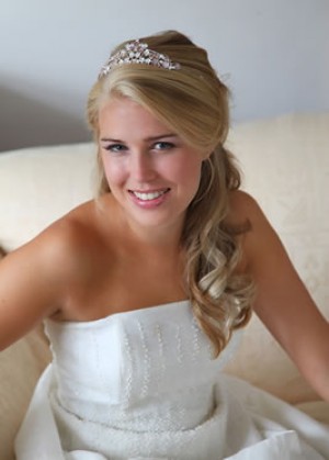 WILMA FUENTES Anuncios de arte, joyas, cosas valiosas en Santiago |  PEINADOS Y MAQUILLAJE ESPECIALISTA NOVIAS, MADRINAS, GRADUACIONES , SERVICIOS A DOMICILIO, ONDULADO Y TINTE PESTA&Ntilde;AS 2X1 $ 16.000